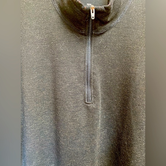 EUC Mountain Hardware Men's black 1/4 Zip black base layer top - Picture 5 of 10